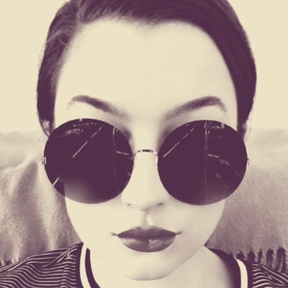 Meet your Posher, Brittany - Picture 1 of 1